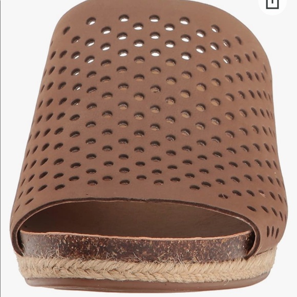 Lucky Brand Women's Jemya Leather Wedge Sandals - Picture 4 of 9